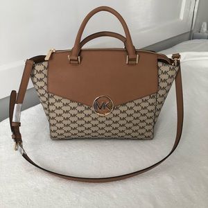 Michael kors purse
